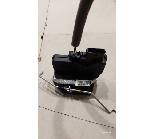 Замок двери (задний левый)