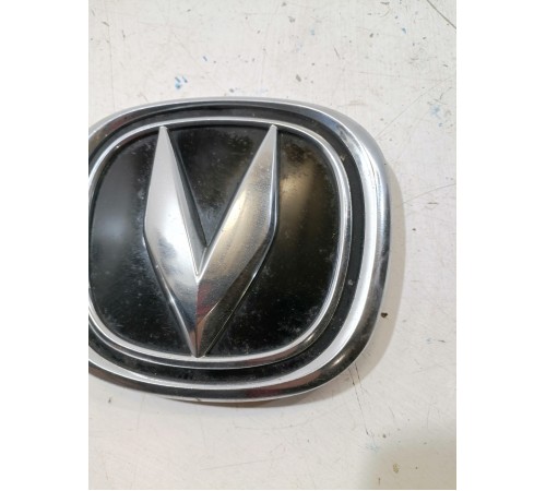 Эмблема передняя в бампер