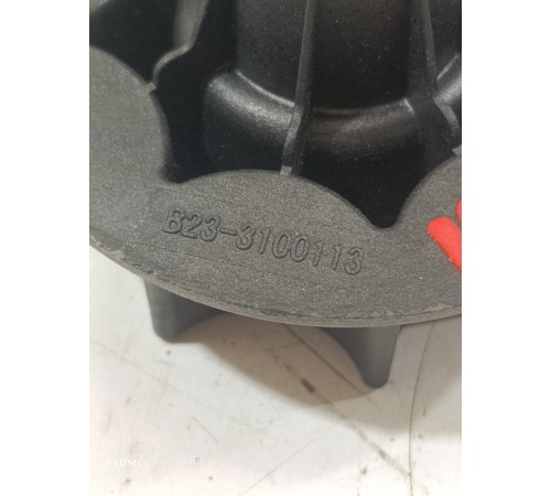 Болт крепления запасного колеса