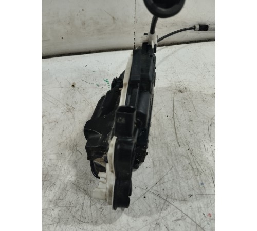 Замок двери передний левый