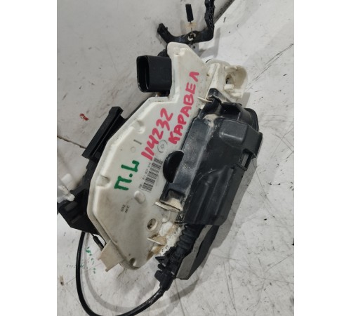 Замок двери передний левый