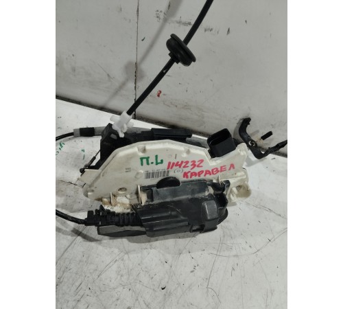 Замок двери передний левый