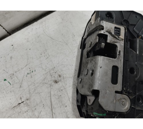 Замок двери передний левый