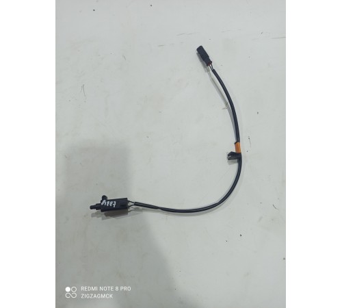 Концевик замка капота