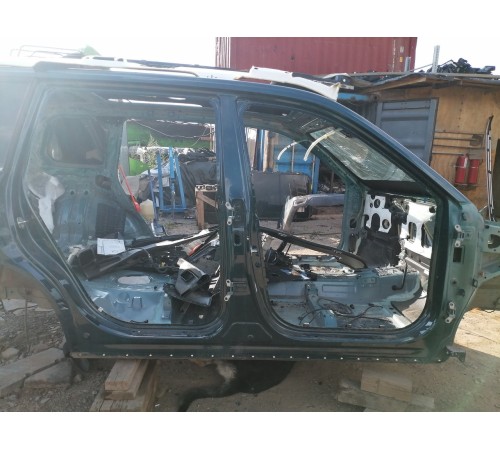 Порог правый с центральной стойкой