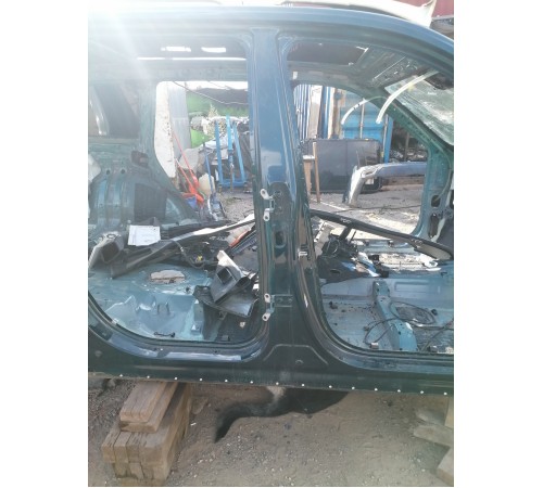 Порог правый с центральной стойкой