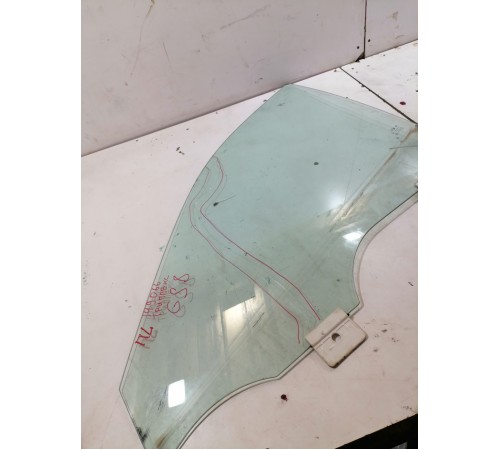 Стекло двери переднее левое многослойное