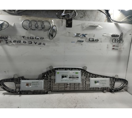 Информационный дисплей монитор мультимедийный