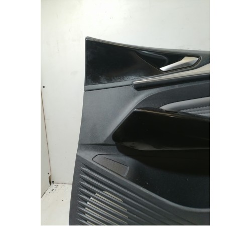 Обшивка двери передняя правая