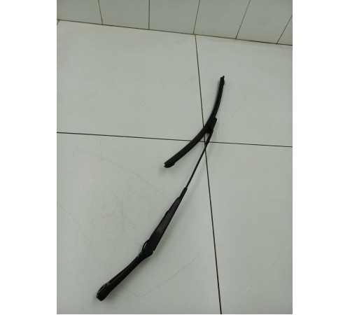 Поводок стеклоочистителя правый