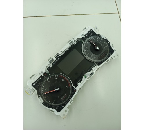 Панель приборов