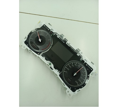 Панель приборов