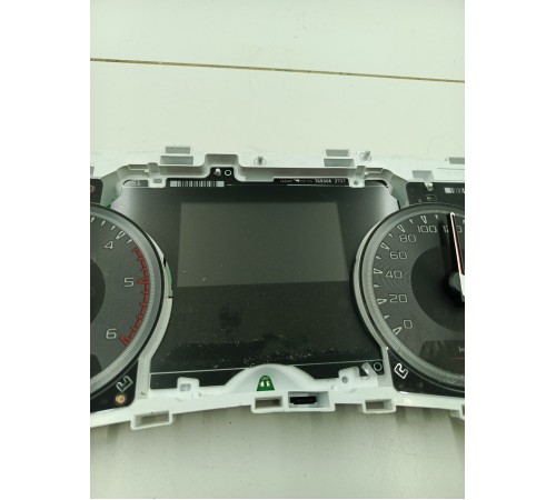 Панель приборов