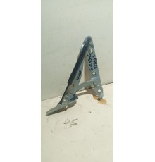 Петля крышки багажника правая