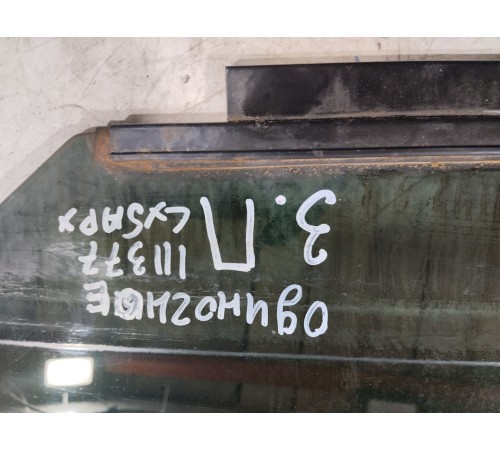 Стекло двери (заднее правое)