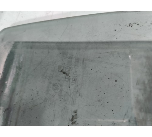 Стекло двери (заднее правое)