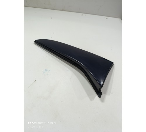 Накладка крышки багажника левая