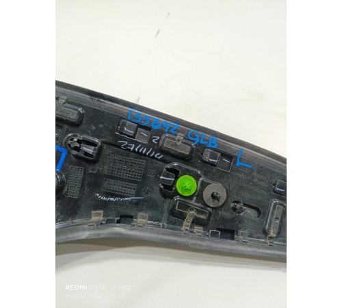 Накладка крышки багажника левая