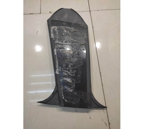 накладка стойки наружняя (правая)