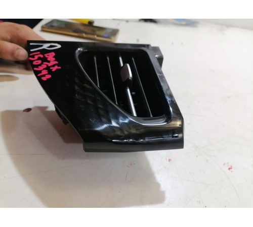 Дефлектор воздушный правый