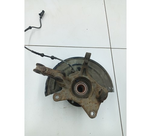 Кулак поворотный передний левый