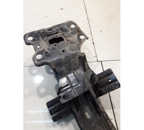 Усилитель переднего бампера