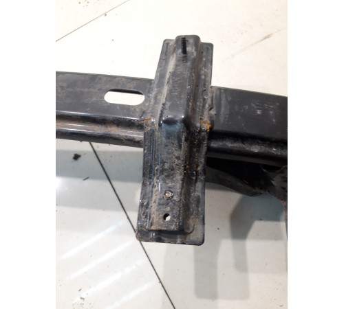 Усилитель переднего бампера