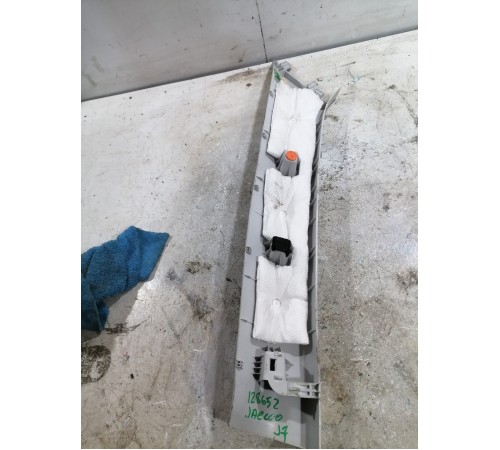 Обшивка стойки лобового стекла правая