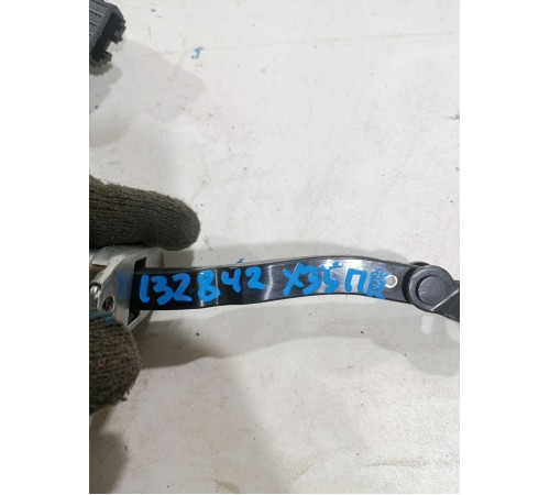 Ограничитель двери передний правый