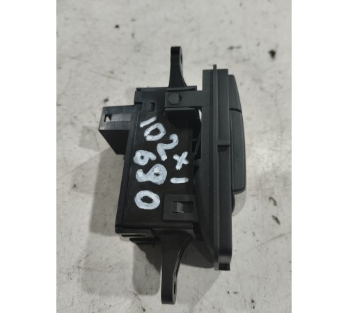 Кнопка ручного тормоза