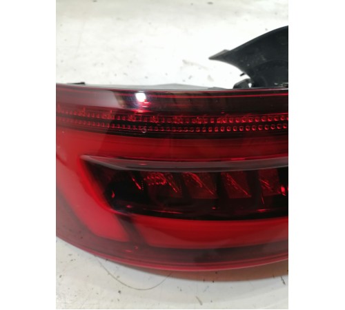 Фонарь задний наружный левый