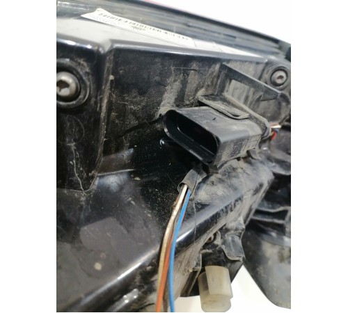 Фонарь задний наружный левый