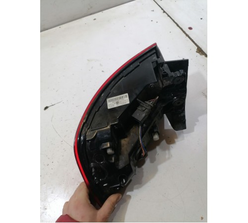 Фонарь задний наружный левый