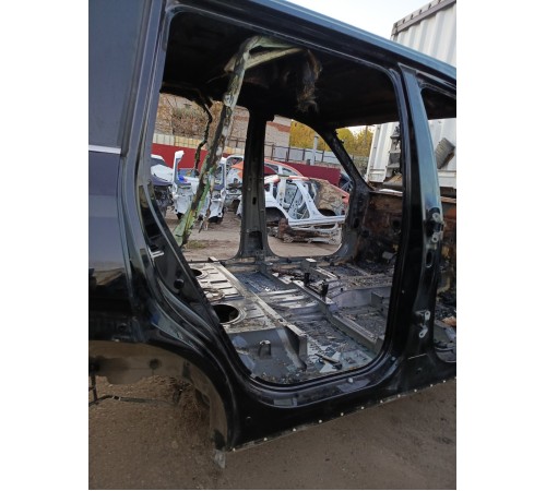 Порог со стойкой правый