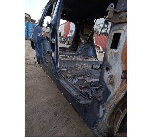 Порог со стойкой правый