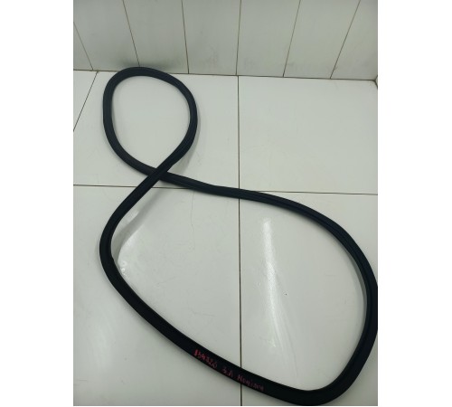 Уплотнитель двери задний левый