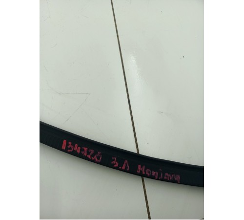 Уплотнитель двери задний левый