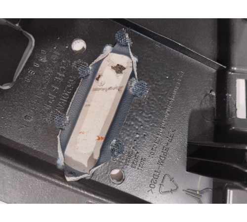 Обшивка задней стойки (левая верхняя)