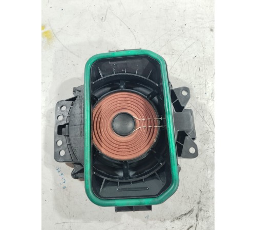 Сабвуфер передний левый