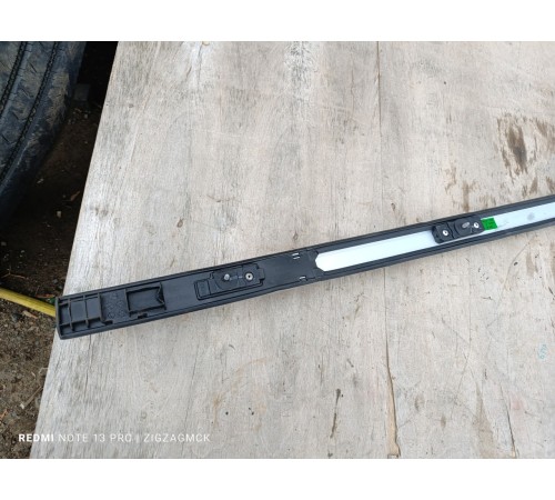 Рейлинг крыши левый