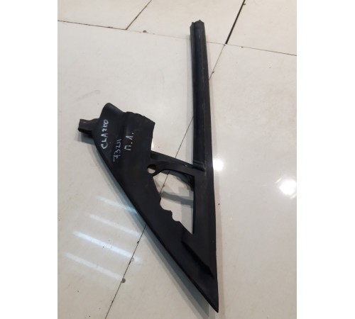 Уплотнитель двери (передний, левый)