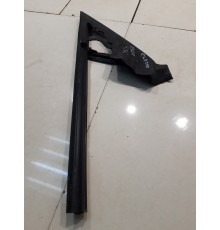 Уплотнитель двери (передний, левый)