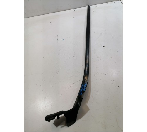 Накладка стойки лобового стекла левая