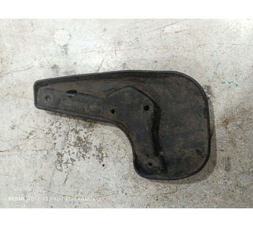 Брызговик передний левый