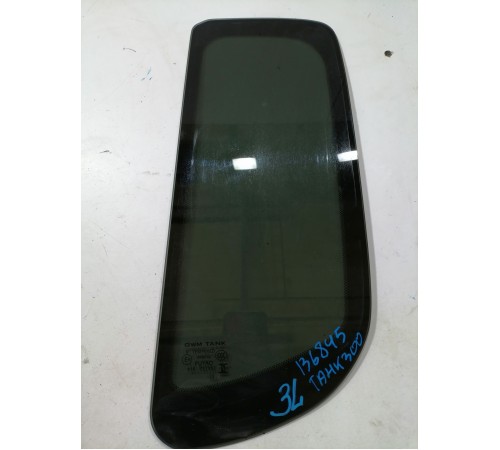 Стекло двери заднее левое , форточка