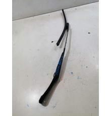 Поводок стеклоочистителя левый, водительский