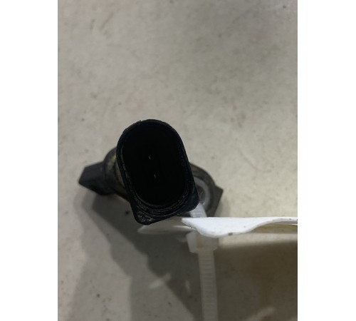 Датчик ABS(передний левый)