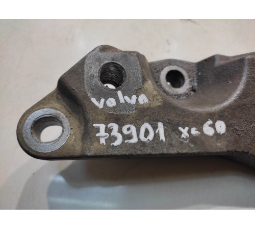 Кронштейн двигателя