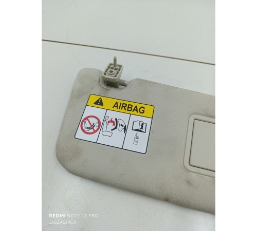 Козырек солнцезащитный правый