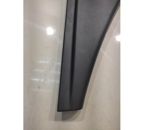 Уголок двери (задний, правый)